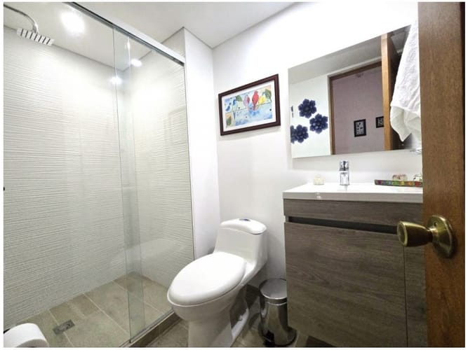 Apartamento en venta en El Poblado, Medellín · foto 8 de 17