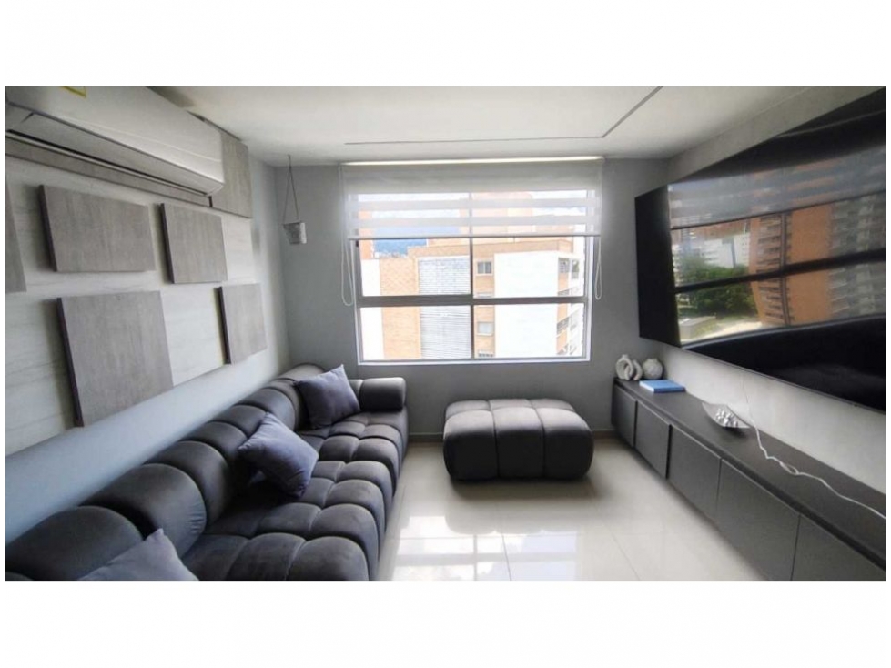 Apartamento en venta en El Poblado, Medellín · foto 2 de 24