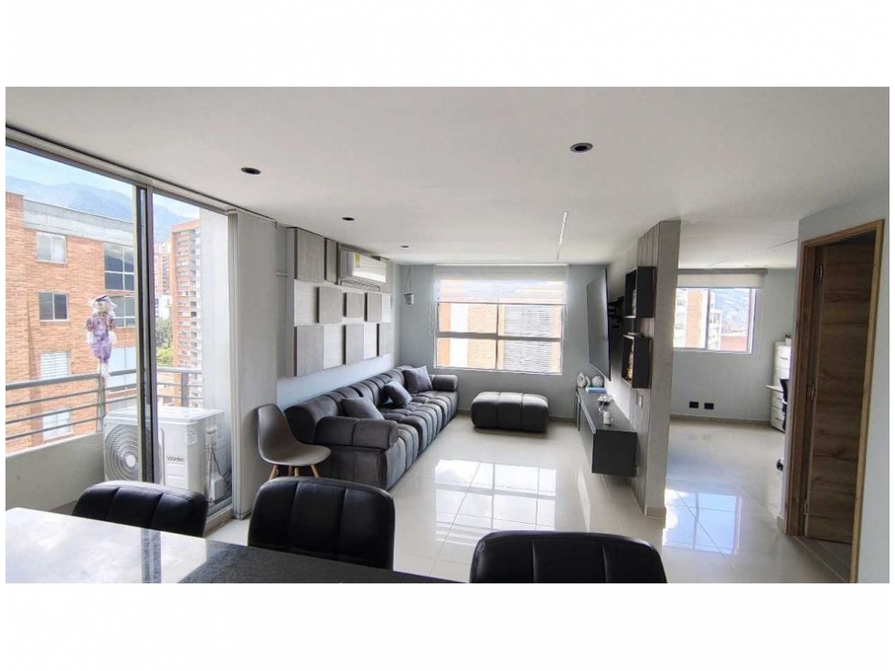 Apartamento en venta en El Poblado, Medellín · foto 3 de 24