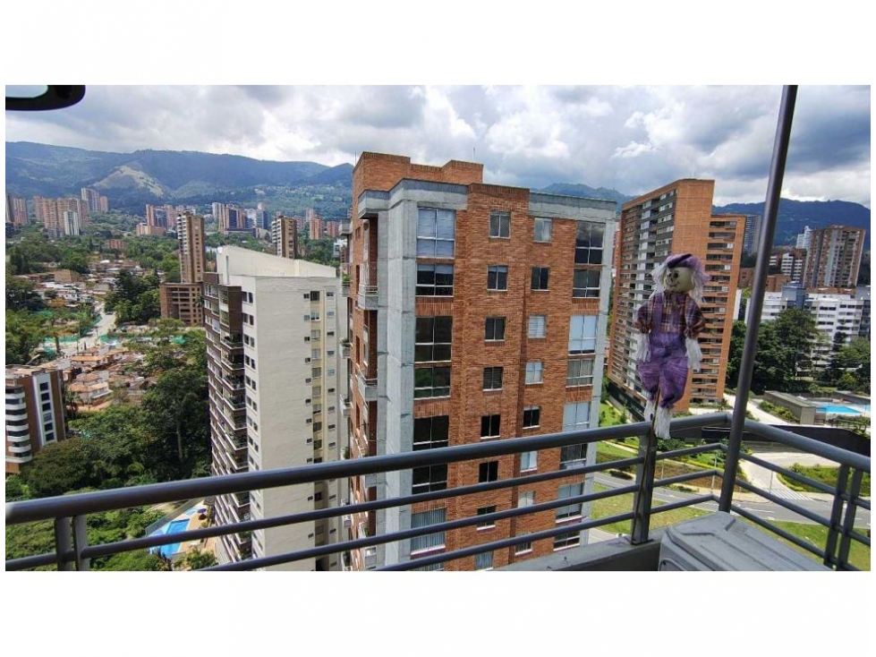 Apartamento en venta en El Poblado, Medellín · foto 8 de 24