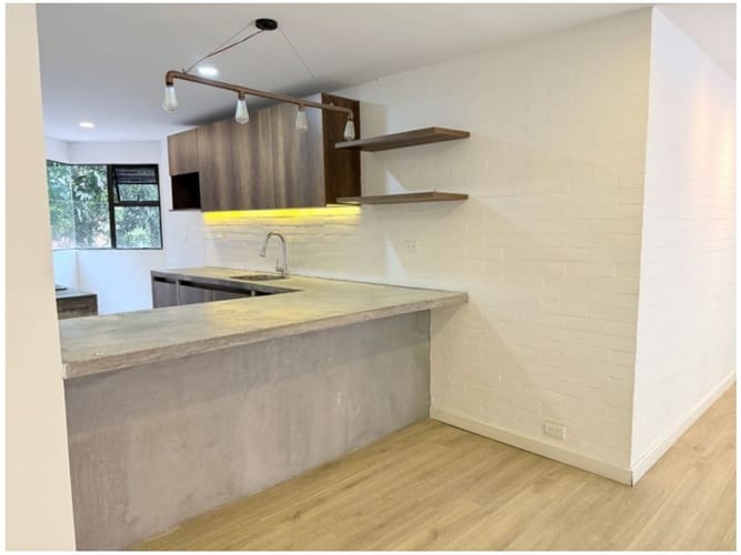 Apartamento de 2 alcobas en venta en El Poblado, Medellín, 138 m² · foto 4 de 18
