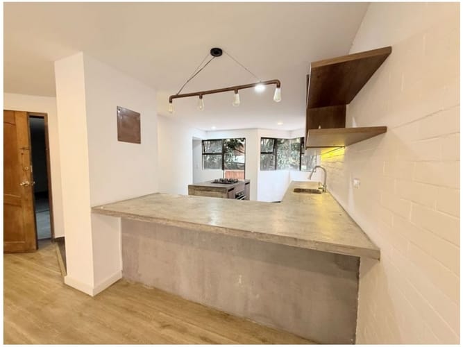 Apartamento de 2 alcobas en venta en El Poblado, Medellín, 138 m² · foto 5 de 18