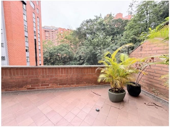 Apartamento de 2 alcobas en venta en El Poblado, Medellín, 138 m² · foto 14 de 18