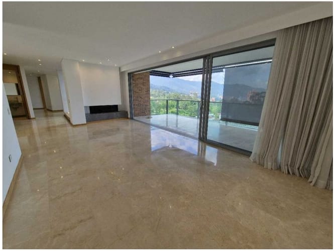 Apartamento de 3 alcobas en venta en Los Balsos, Medellín, 245 m² · foto 5 de 24