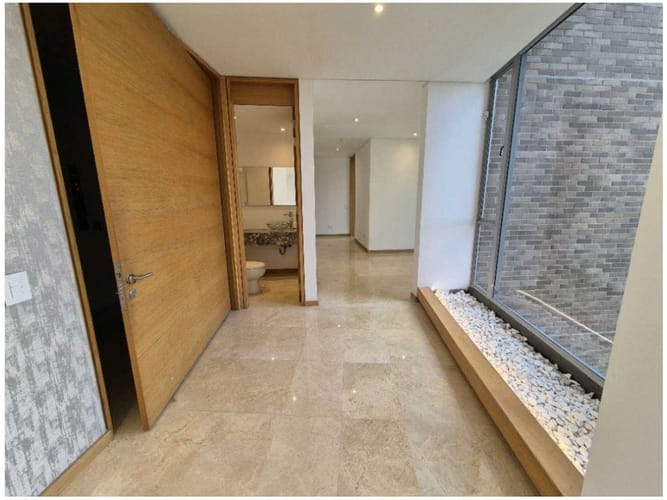Apartamento de 3 alcobas en venta en Los Balsos, Medellín, 245 m² · foto 8 de 24
