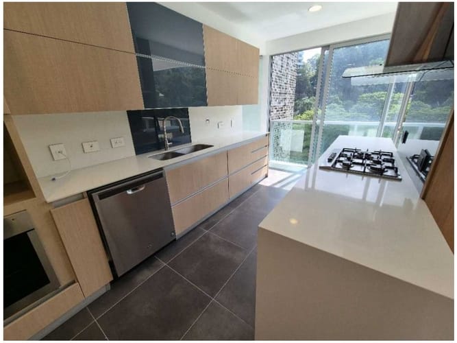 Apartamento de 3 alcobas en venta en Los Balsos, Medellín, 245 m² · foto 11 de 24