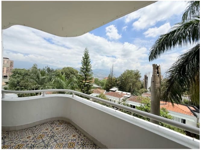 Apartamento de 3 alcobas en venta en El Poblado, Medellín, 149 m² · foto 3 de 18