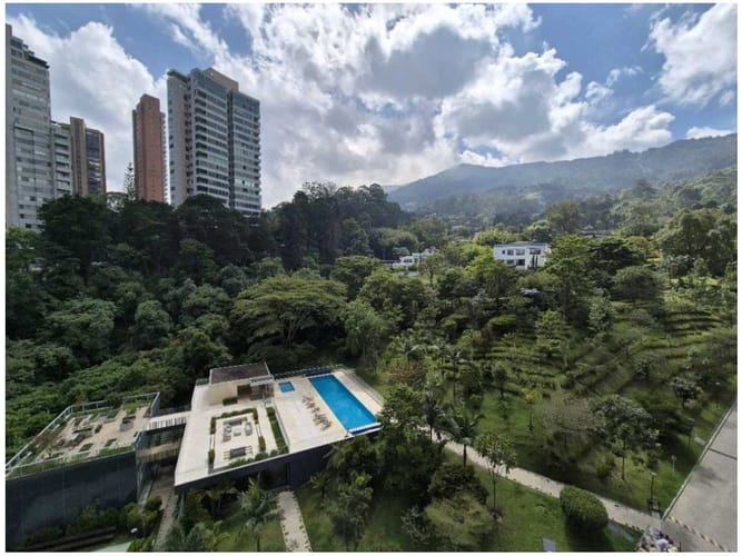 Apartamento de 3 alcobas en venta en Los Balsos, Medellín, 245 m² · foto 16 de 24