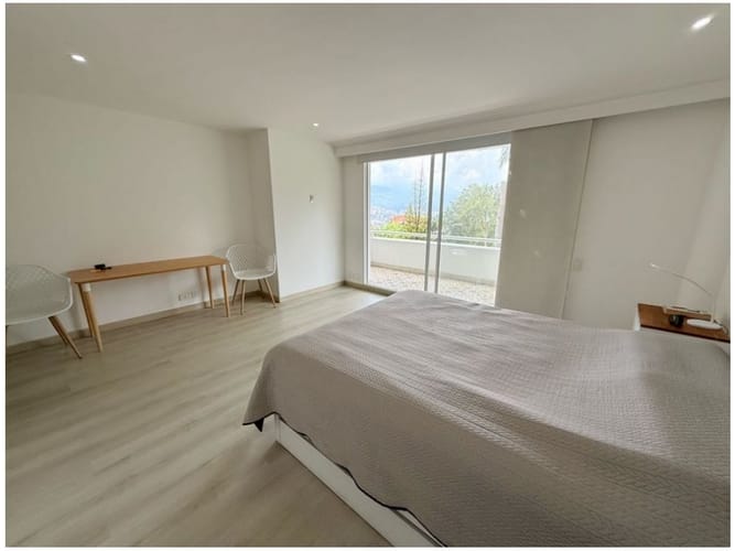 Apartamento de 3 alcobas en venta en El Poblado, Medellín, 149 m² · foto 8 de 18