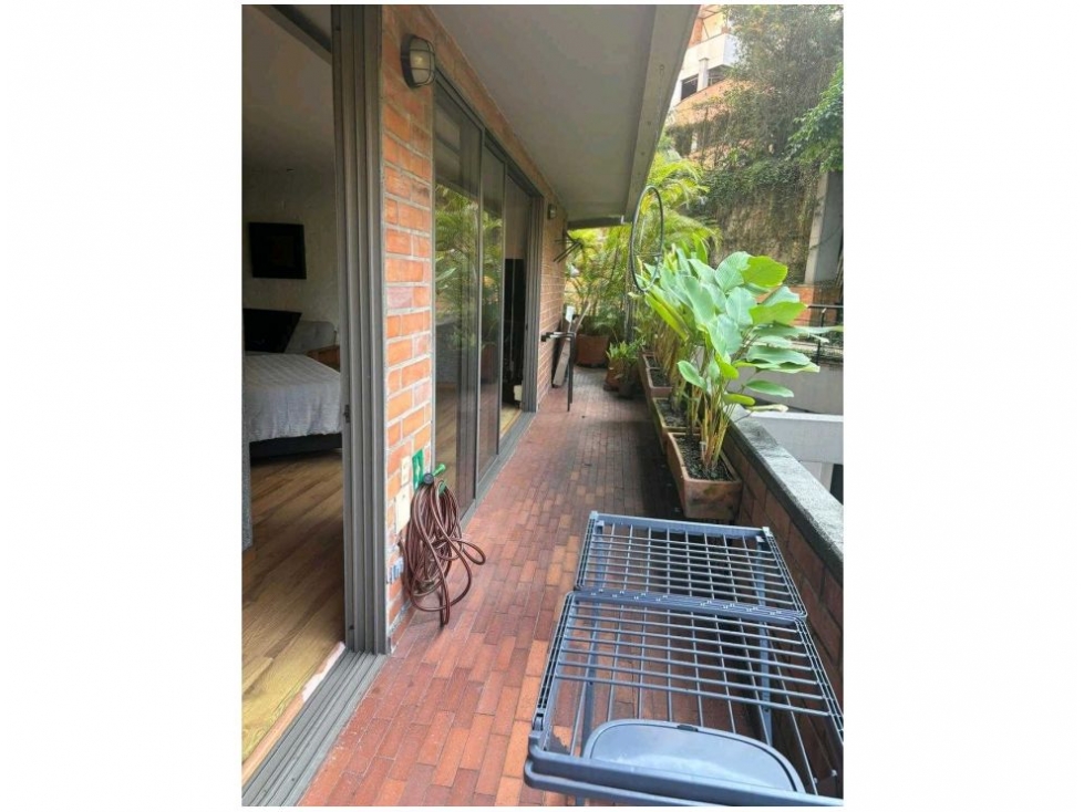 Apartamento en venta en El Poblado, Medellín · foto 2 de 13