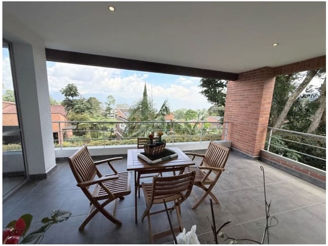 Casa de 3 alcobas en venta en Escobero, Envigado, 304 m² · foto 2 de 24