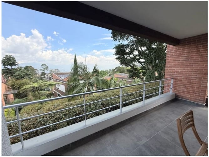 Casa de 3 alcobas en venta en Escobero, Envigado, 304 m² · foto 3 de 24