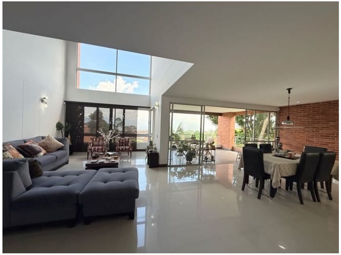 Casa de 3 alcobas en venta en Escobero, Envigado, 304 m² · foto 4 de 24