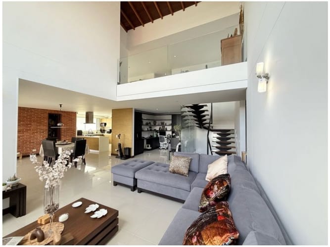 Casa de 3 alcobas en venta en Escobero, Envigado, 304 m² · foto 7 de 24