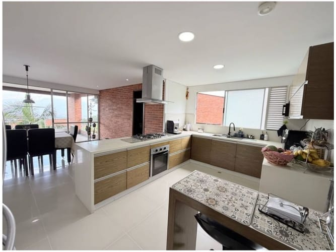 Casa de 3 alcobas en venta en Escobero, Envigado, 304 m² · foto 8 de 24