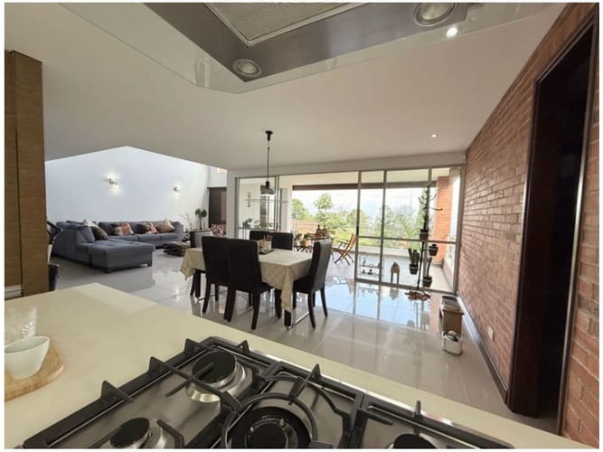 Casa de 3 alcobas en venta en Escobero, Envigado, 304 m² · foto 9 de 24
