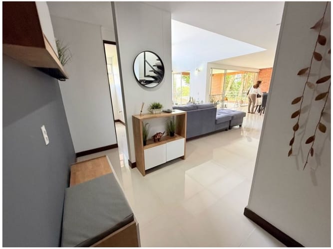 Casa de 3 alcobas en venta en Escobero, Envigado, 304 m² · foto 10 de 24