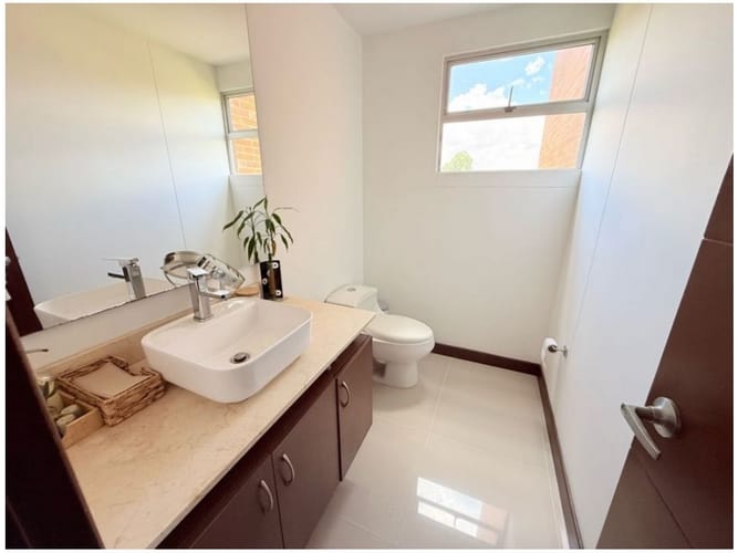 Casa de 3 alcobas en venta en Escobero, Envigado, 304 m² · foto 11 de 24