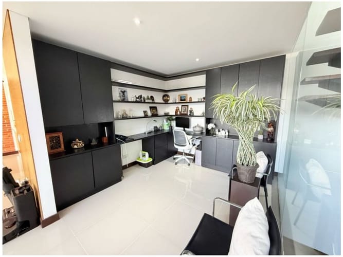 Casa de 3 alcobas en venta en Escobero, Envigado, 304 m² · foto 12 de 24