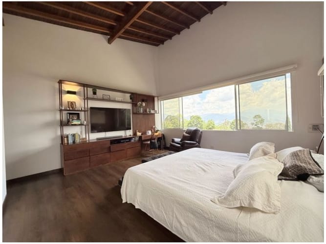 Casa de 3 alcobas en venta en Escobero, Envigado, 304 m² · foto 15 de 24