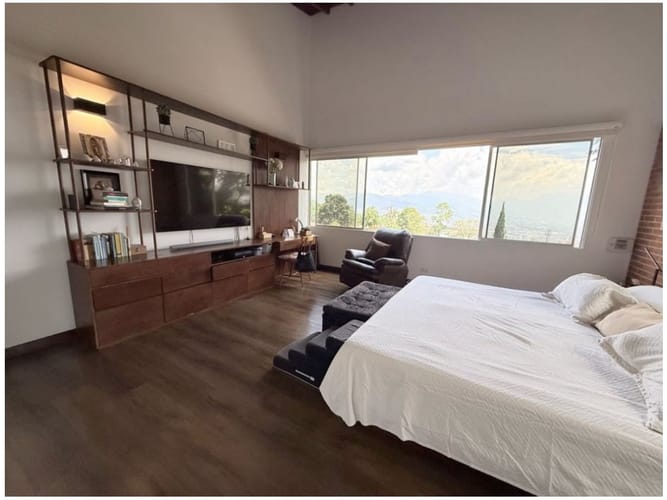 Casa de 3 alcobas en venta en Escobero, Envigado, 304 m² · foto 16 de 24