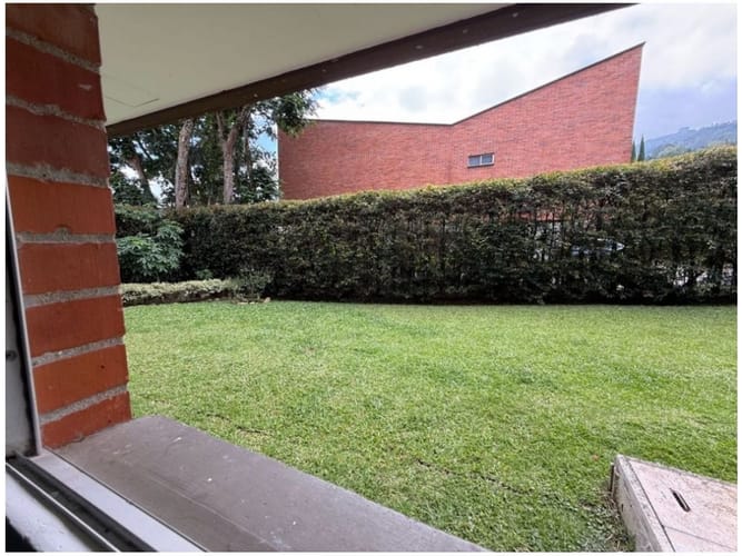Casa de 3 alcobas en venta en Escobero, Envigado, 304 m² · foto 23 de 24