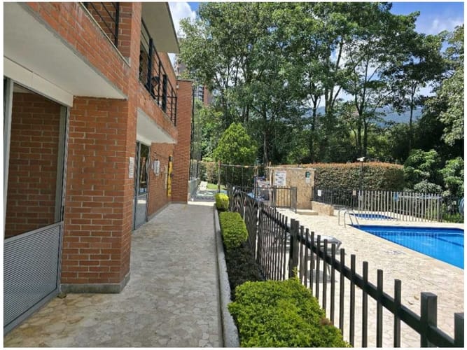 Casa de 3 alcobas en venta en El Poblado, Envigado, 210 m² · foto 19 de 22