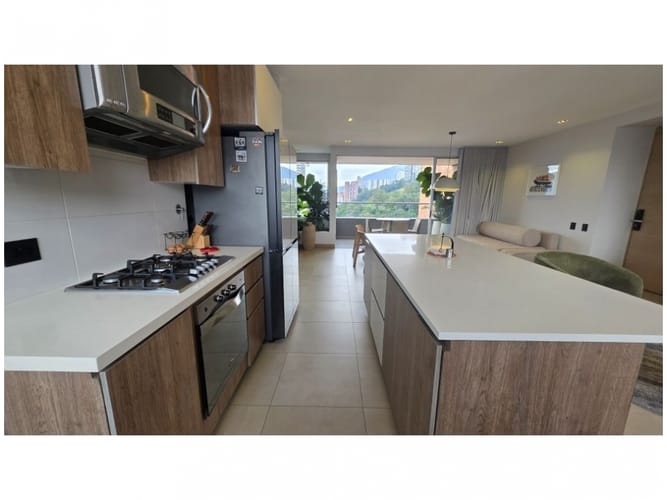 Apartamento de 1 alcoba en venta en Castropol, Medellín, 245 m² · foto 5 de 24