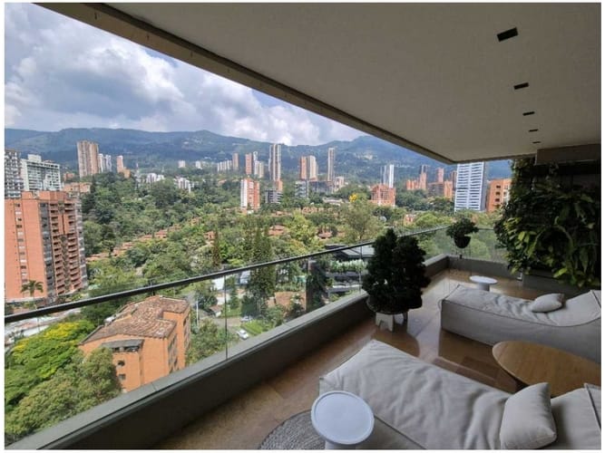 Apartamento en venta en El Poblado, Medellín · foto 3 de 24