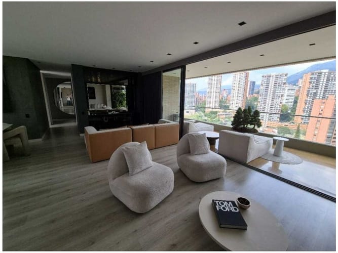 Apartamento en venta en El Poblado, Medellín · foto 6 de 24