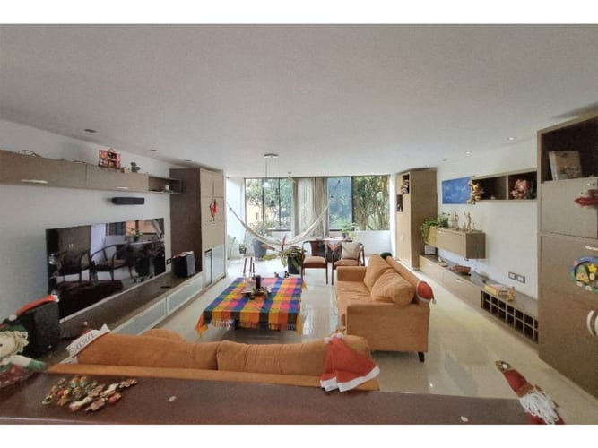 Apartamento de 3 alcobas en venta en La Florida, Medellín, 170 m² · foto 2 de 14