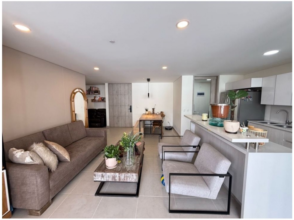 Apartamento en venta en Loma Benedictinos, Medellín · foto 3 de 20