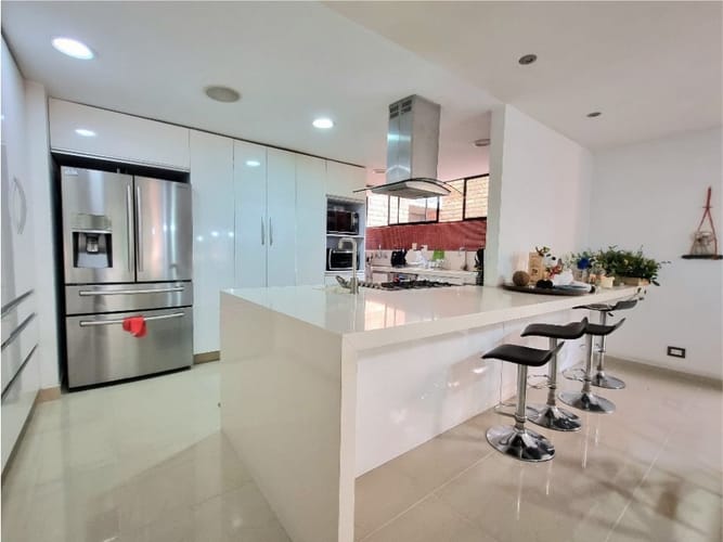Apartamento de 3 alcobas en venta en La Florida, Medellín, 170 m² · foto 5 de 14