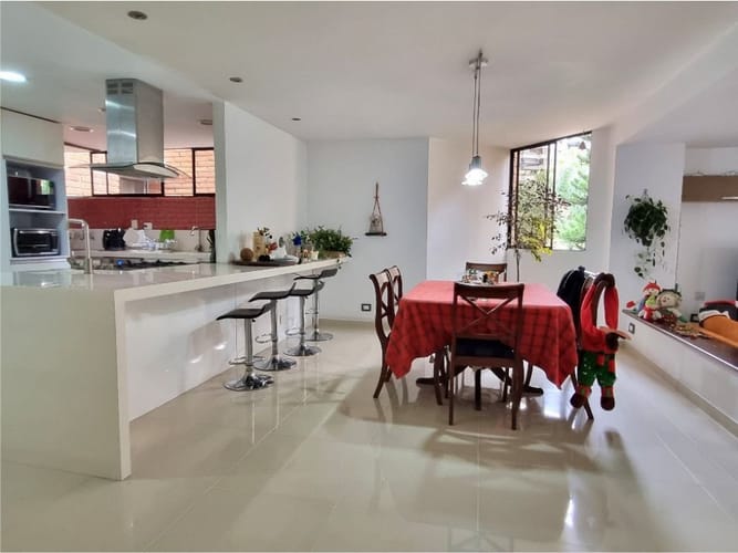 Apartamento de 3 alcobas en venta en La Florida, Medellín, 170 m² · foto 7 de 14