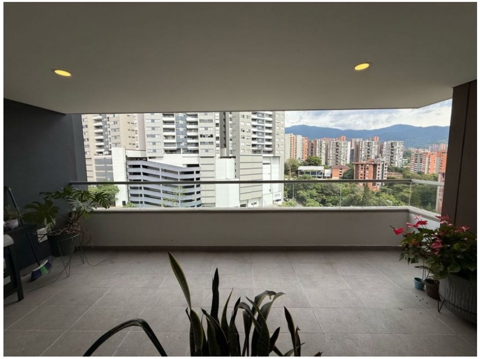 Apartamento en venta en Loma Benedictinos, Medellín · foto 12 de 20