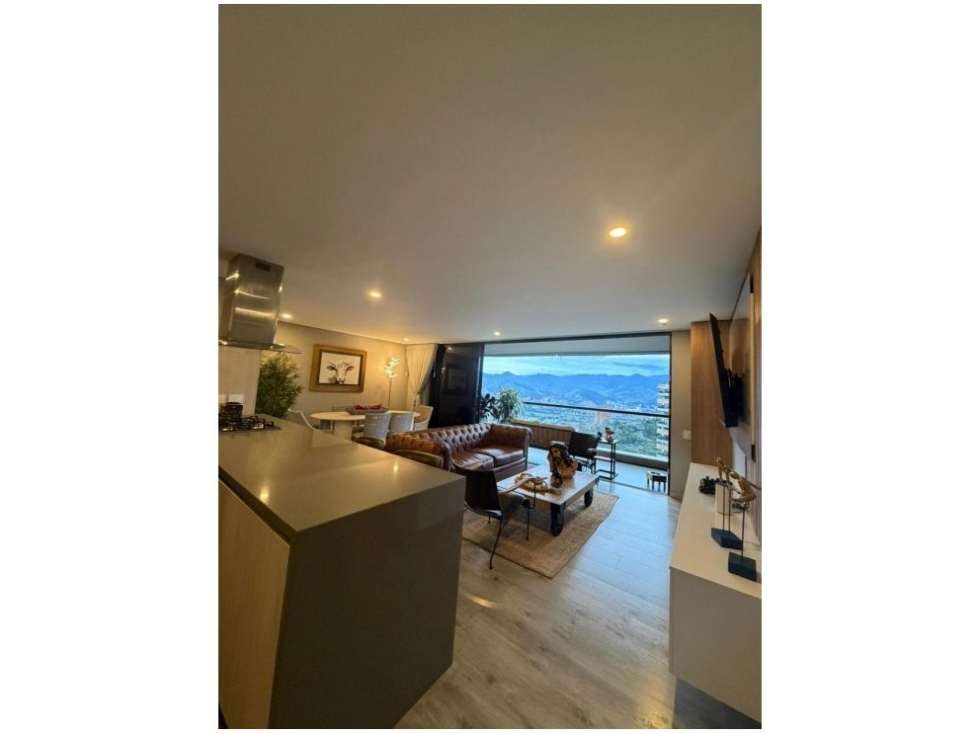 Apartamento en venta en El Poblado, Medellín · foto 4 de 14