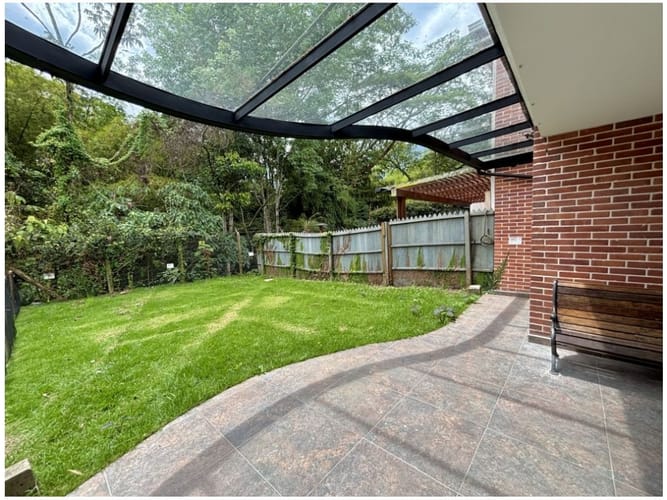 Casa de 3 alcobas en venta en Loma Benedictinos, Envigado, 233 m² · foto 10 de 24