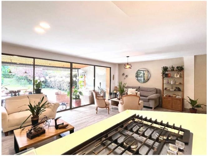 Casa de 3 alcobas en venta en Medellín, 249 m² · foto 10 de 24