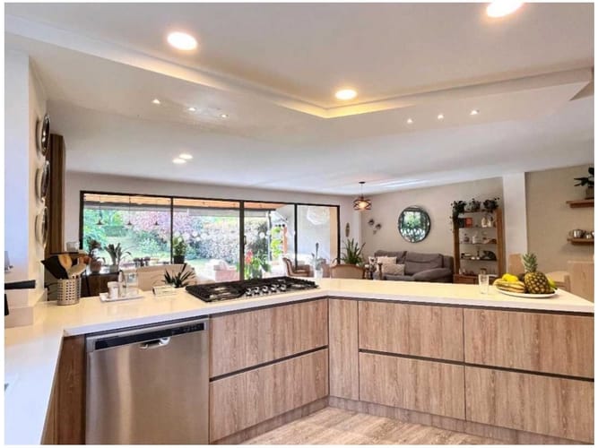 Casa de 3 alcobas en venta en Medellín, 249 m² · foto 12 de 24