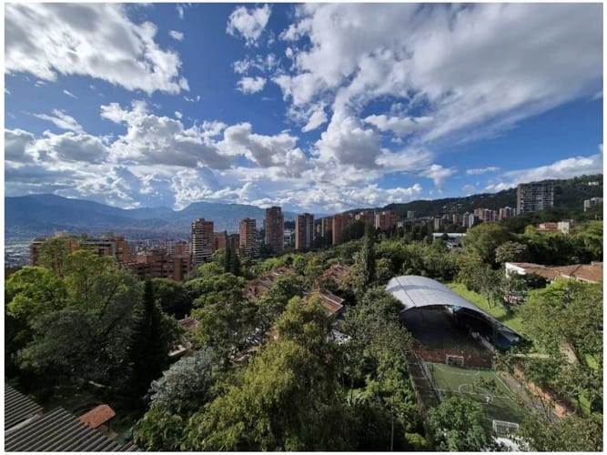 Apartamento de 4 alcobas en venta en El Tesoro, Medellín, 142 m² · foto 2 de 24