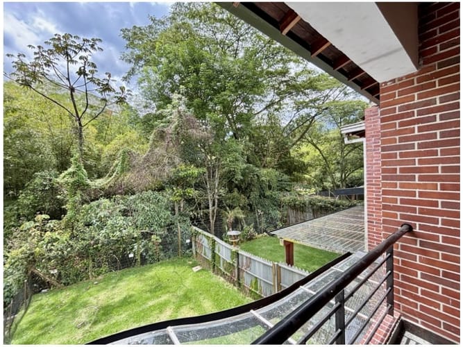 Casa de 3 alcobas en venta en Loma Benedictinos, Envigado, 233 m² · foto 21 de 24