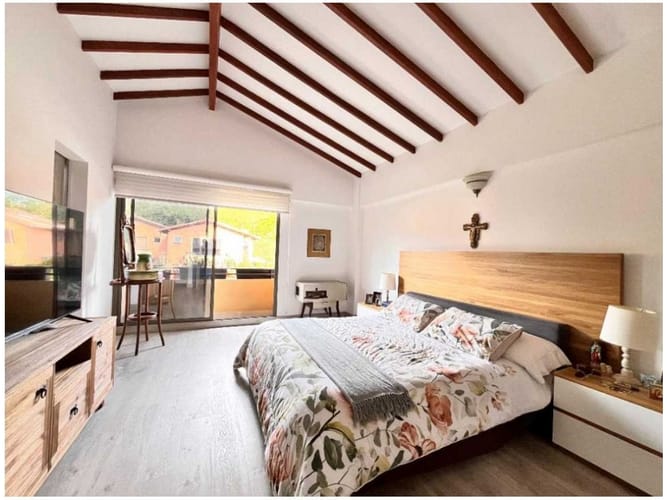 Casa de 3 alcobas en venta en Medellín, 249 m² · foto 14 de 24