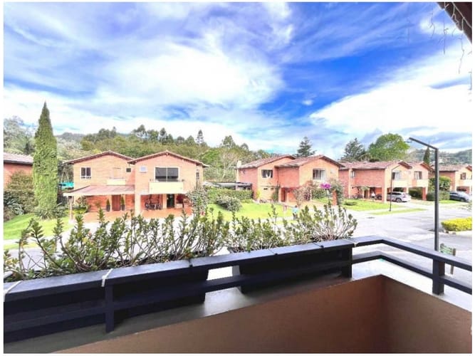 Casa de 3 alcobas en venta en Medellín, 249 m² · foto 16 de 24