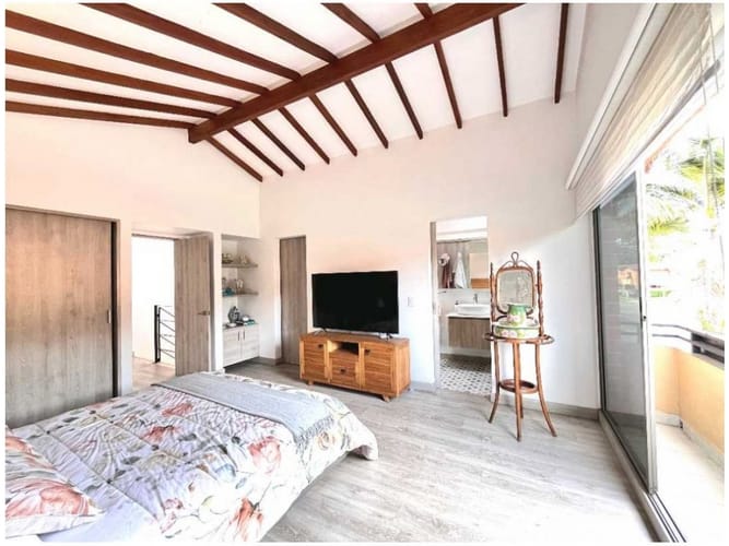 Casa de 3 alcobas en venta en Medellín, 249 m² · foto 17 de 24