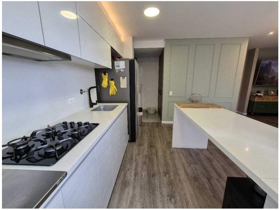 Apartamento en venta en El Poblado, Medellín · foto 10 de 24