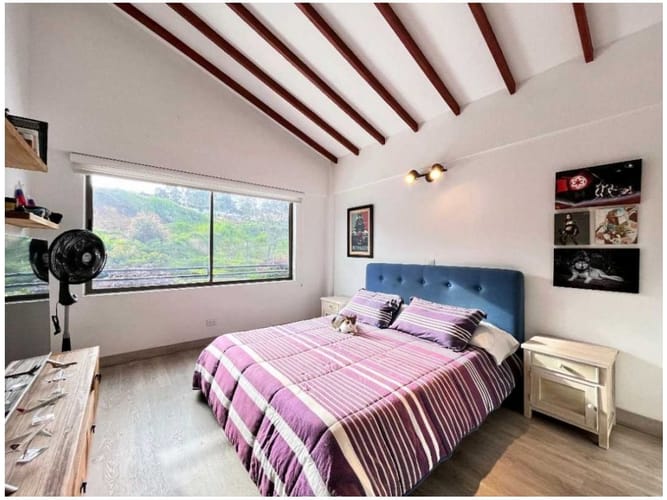 Casa de 3 alcobas en venta en Medellín, 249 m² · foto 20 de 24