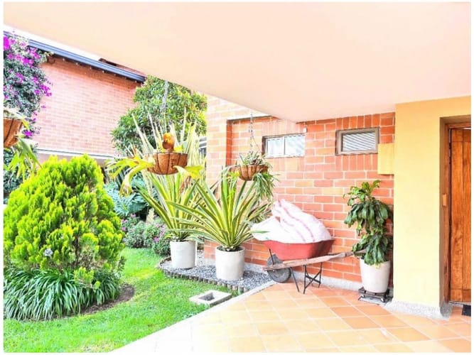 Casa de 3 alcobas en venta en Medellín, 249 m² · foto 24 de 24
