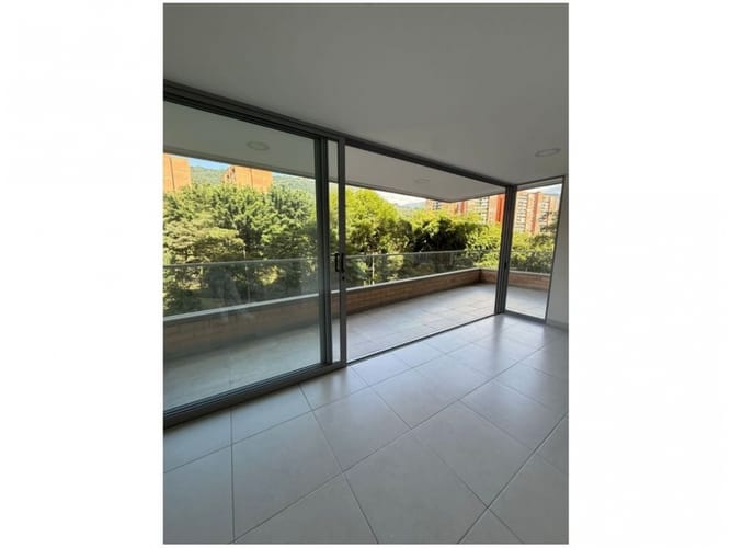 Apartamento de 3 alcobas en venta en Cumbres, Envigado, 121 m² · foto 5 de 21