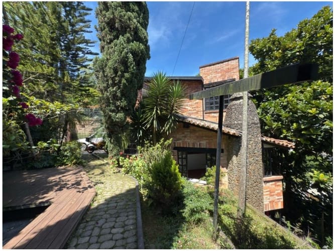 Casa de 3 alcobas en venta en El Chingui, Envigado, 235 m² · foto 5 de 24