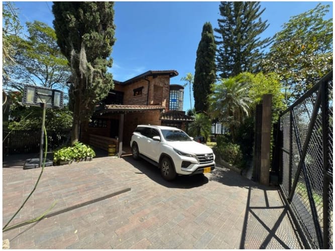 Casa de 3 alcobas en venta en El Chingui, Envigado, 235 m² · foto 7 de 24